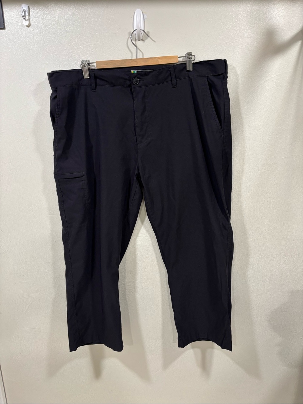 Men's Black UB Tech Classic Fit 42W x 30L Lightweight Casual Pants